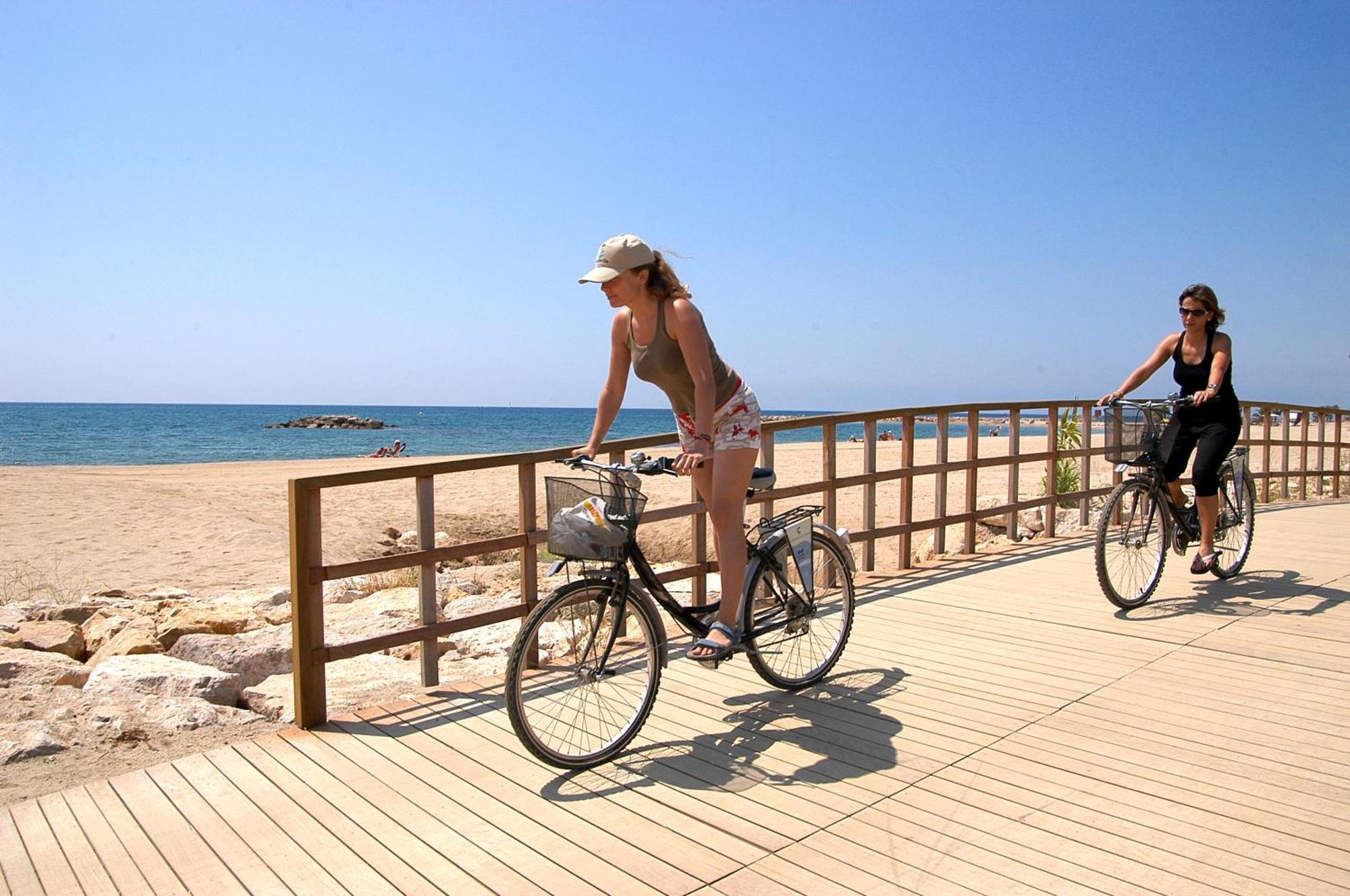 Apartamento Playa Miami Playa Екстериор снимка